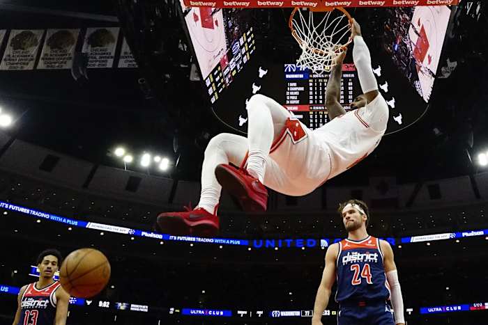 Chicago Bulls center Andre Drummond (3) dunks the ball against the Washington Wizards